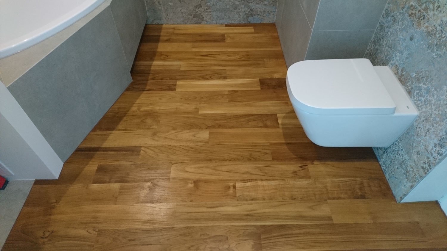 Podłoga drewniana w łazience quercus